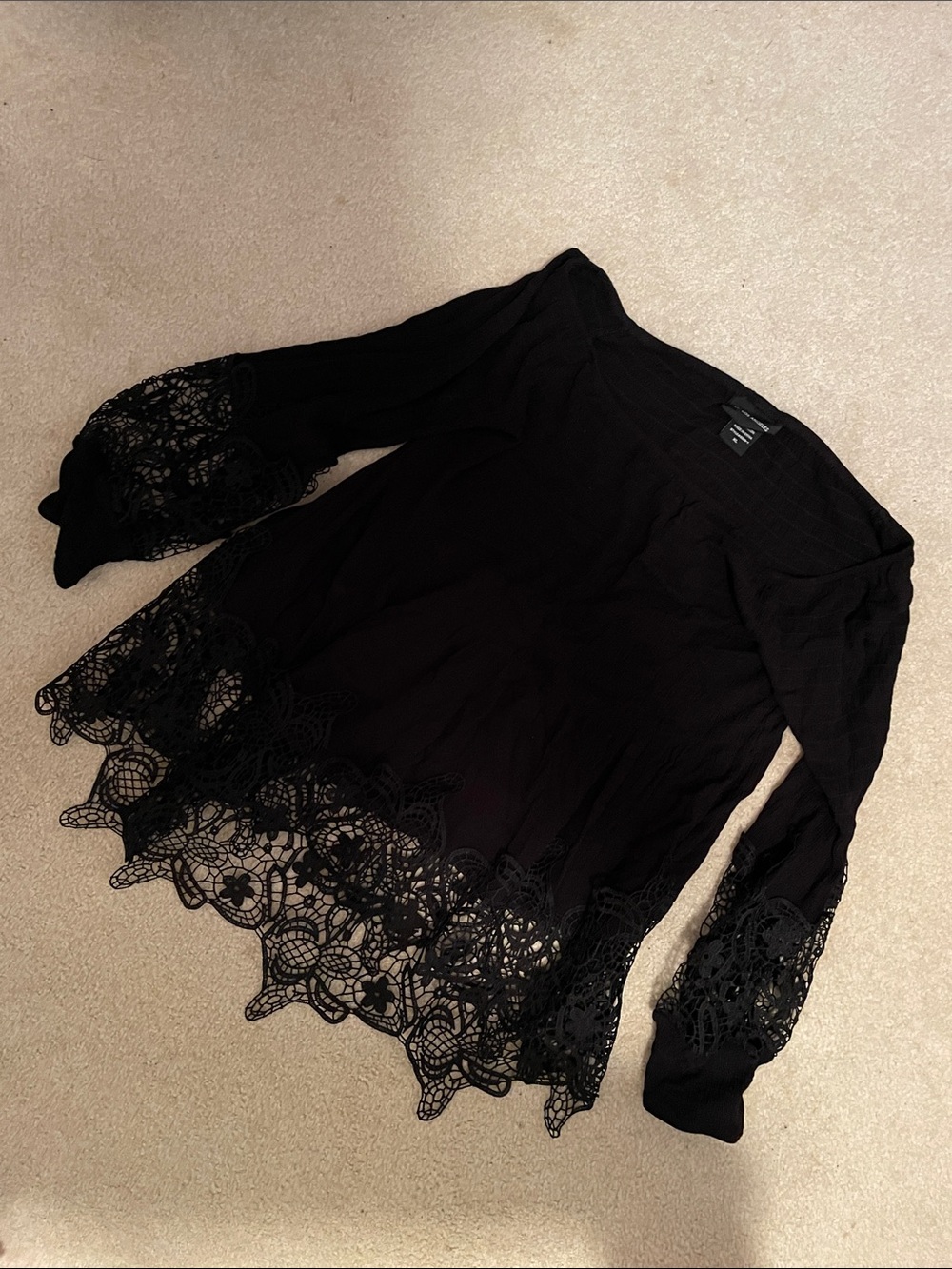Black Lace-Trim Long Sleeve Robe Cover-Up